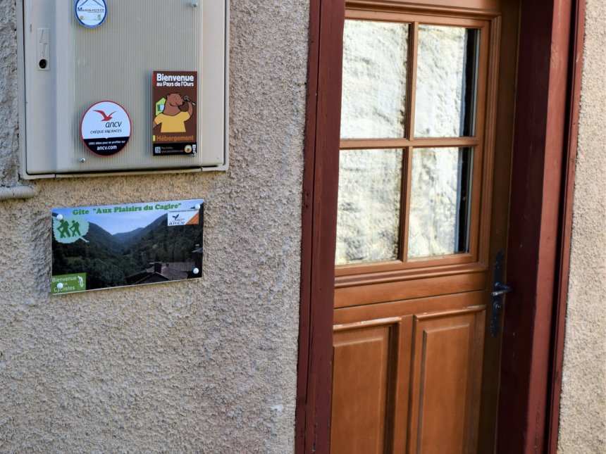 Porte d'entrée du Gîte Aux Plaisirs du Cagire"